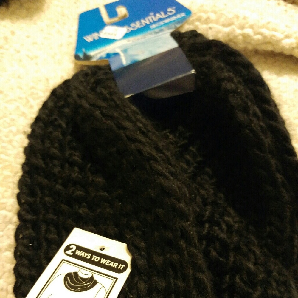Winter Essentials Neckwarmer